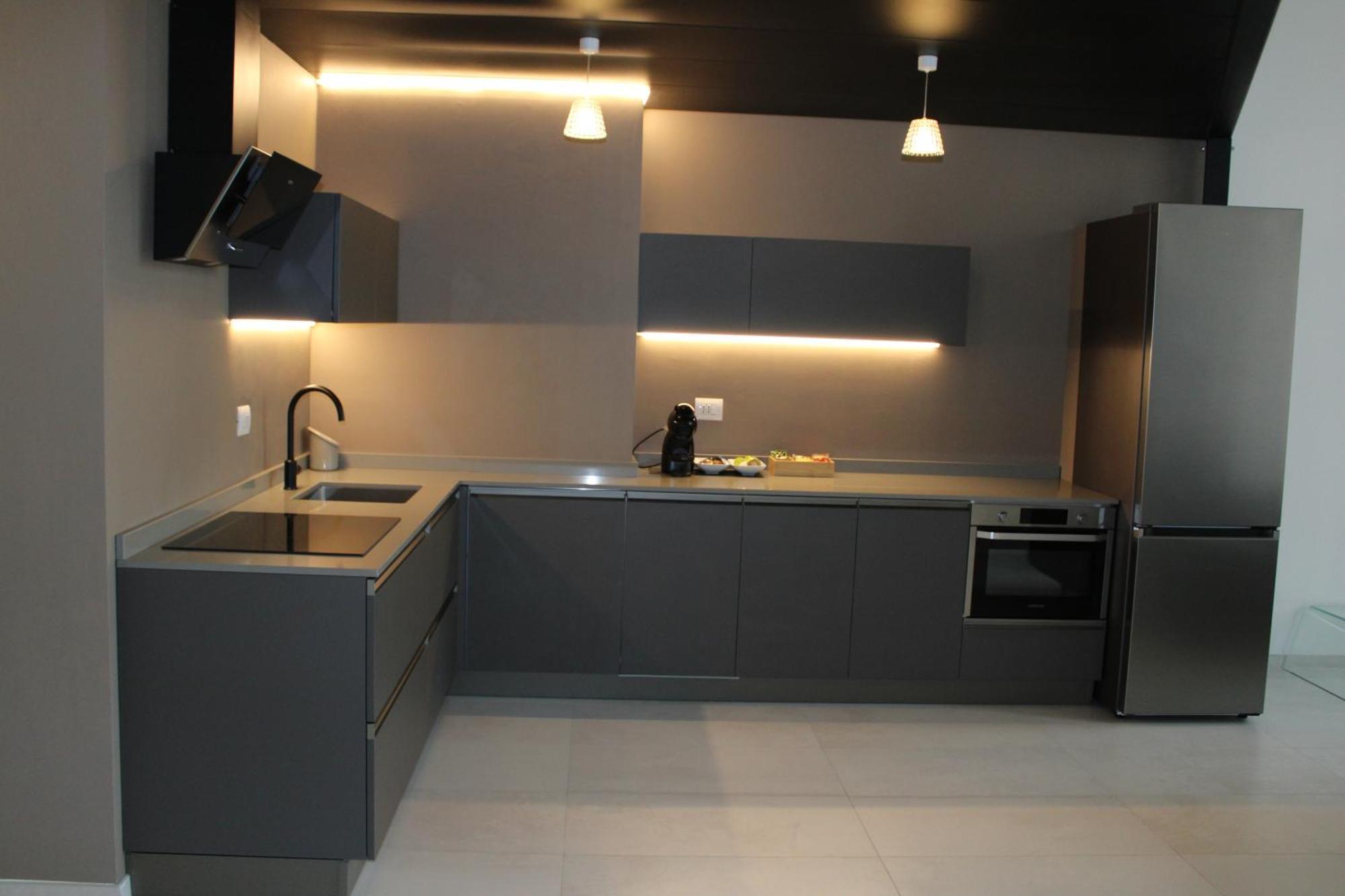 Apartamento Space Loft - Close To M5 Subway - Free Parking - Sky & Netflix Tv Milán