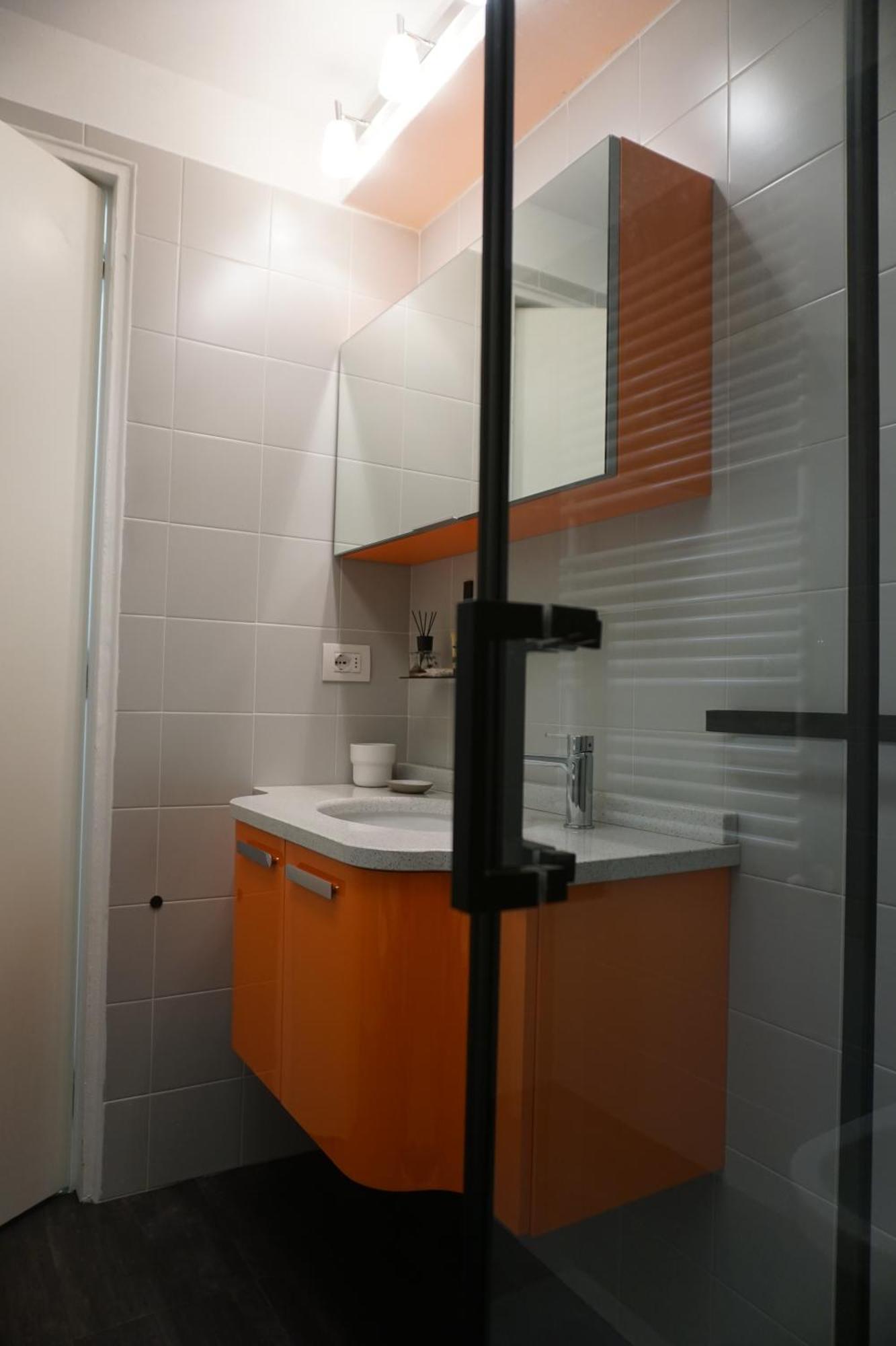 Space Loft - Close To M5 Subway - Free Parking - Sky & Netflix Tv Apartamento *